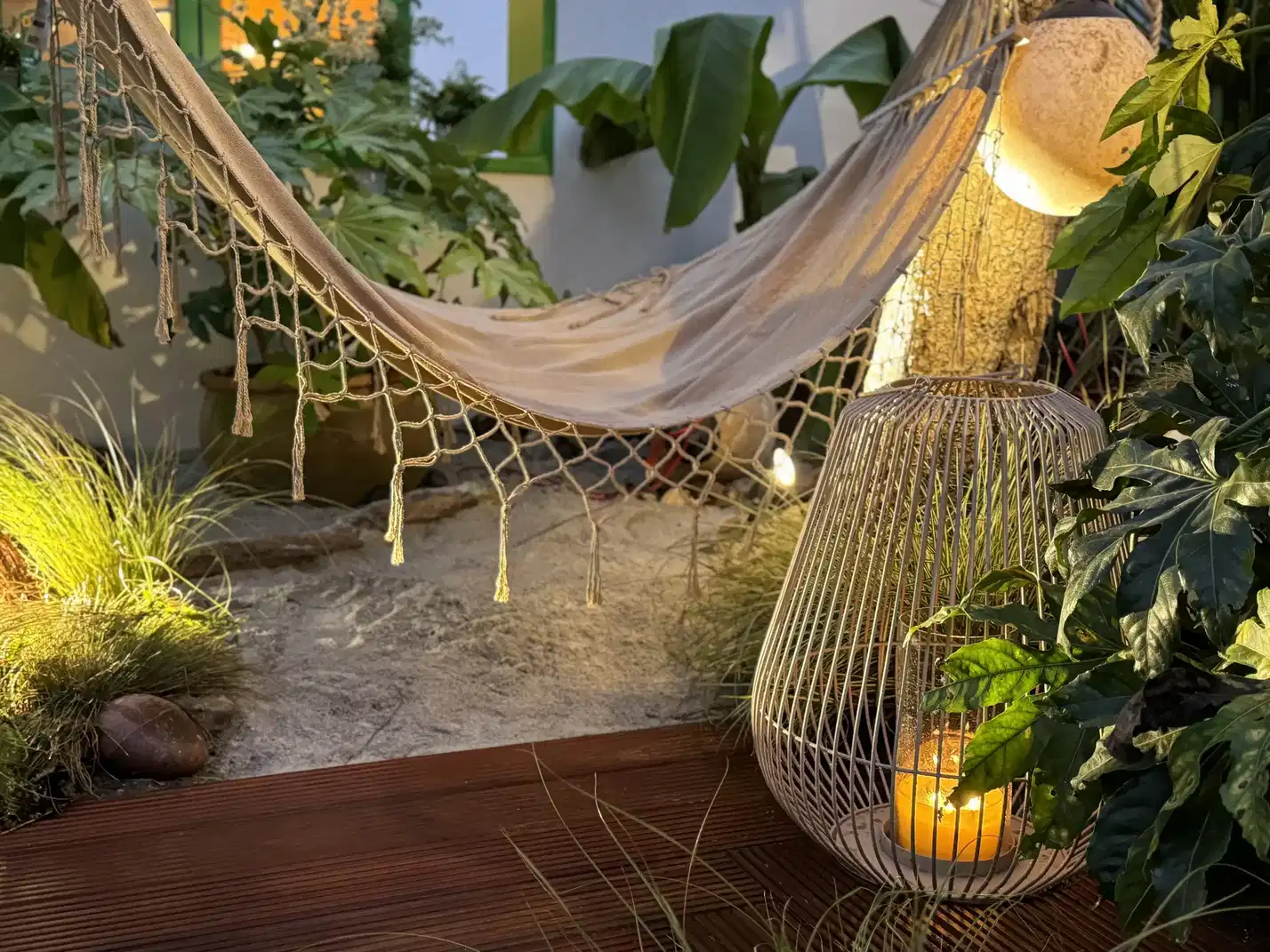 Contemporary patio and garden layout