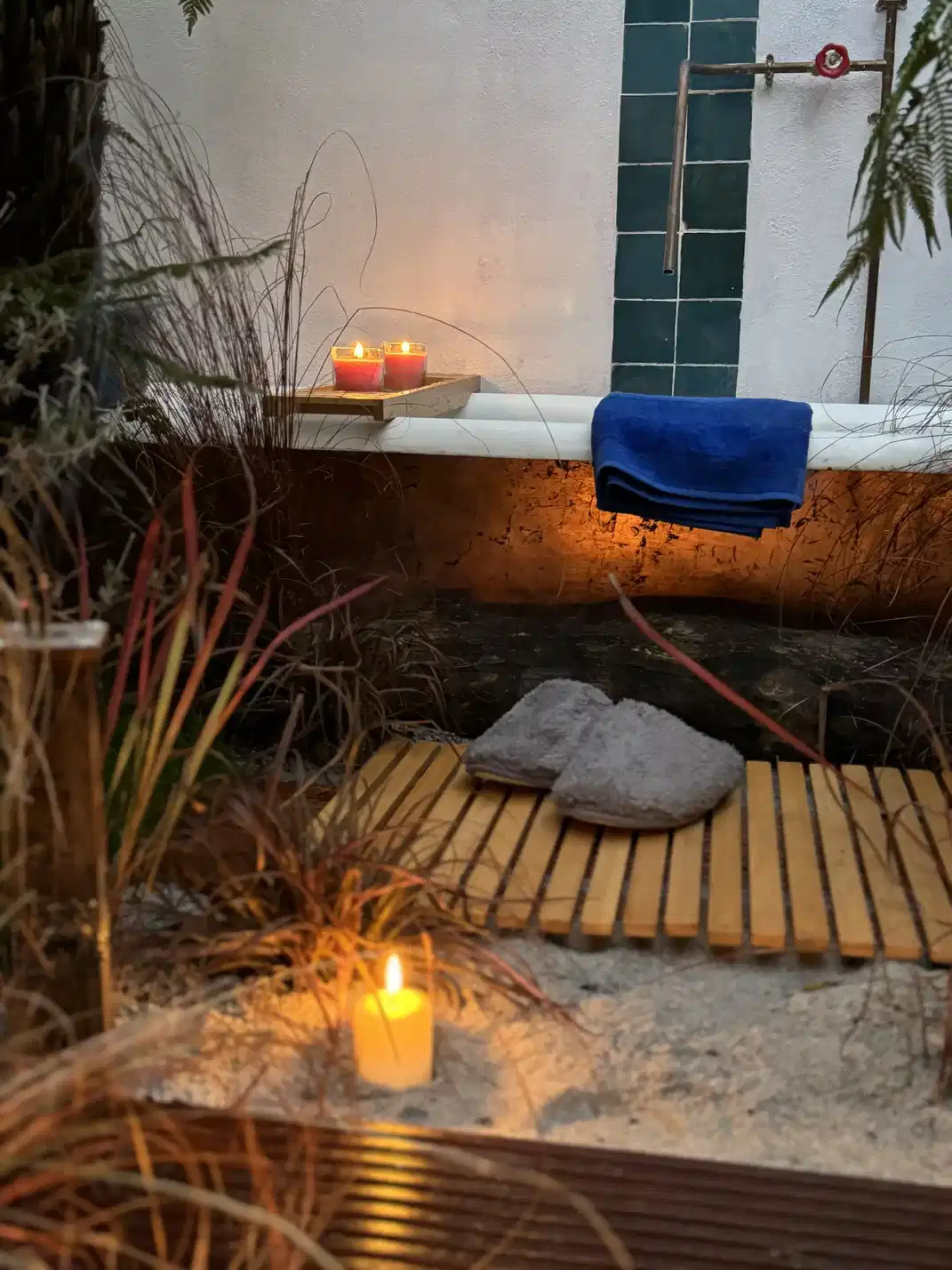 Urban garden redesign with seating and greenery